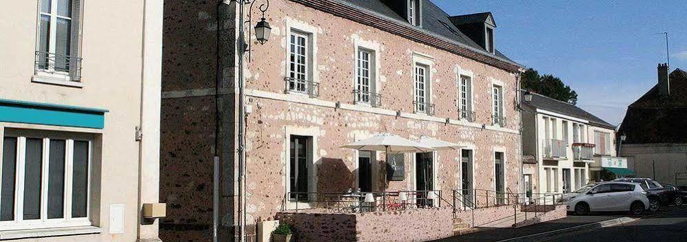 Logis - Auberge De L'Abbaye Thiron-Gardais エクステリア 写真